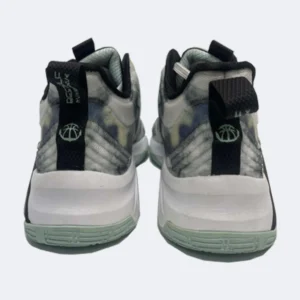Best Wolf Running Vogue Basketball Shoe
